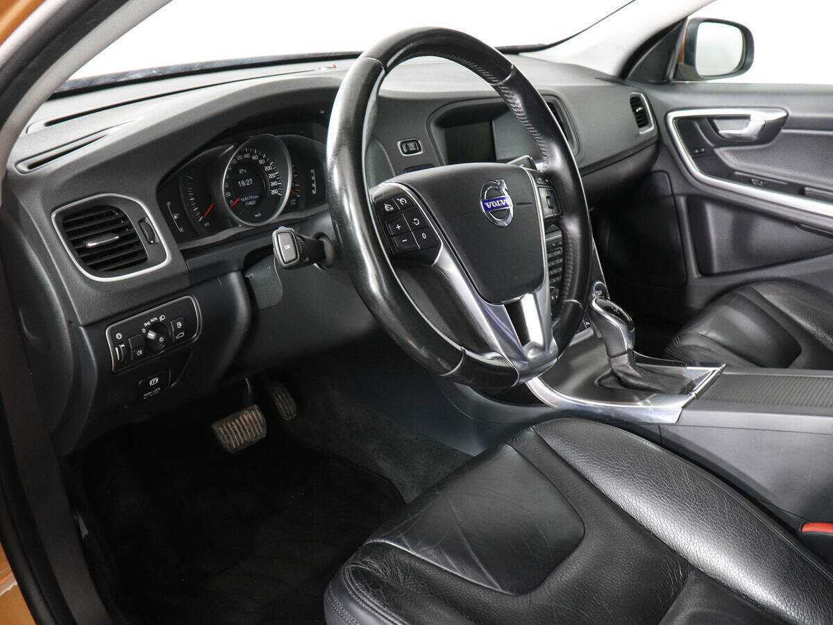 Купить Volvo S60 с пробегом. Фото: #8