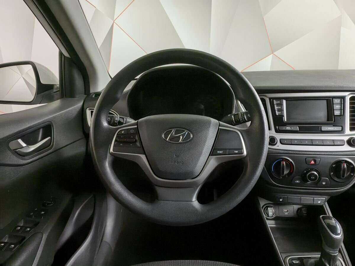 Купить Hyundai Solaris с пробегом. Фото: #13