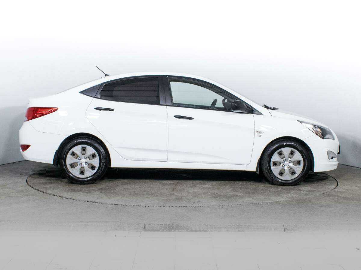 Купить Hyundai Solaris с пробегом. Фото: #3
