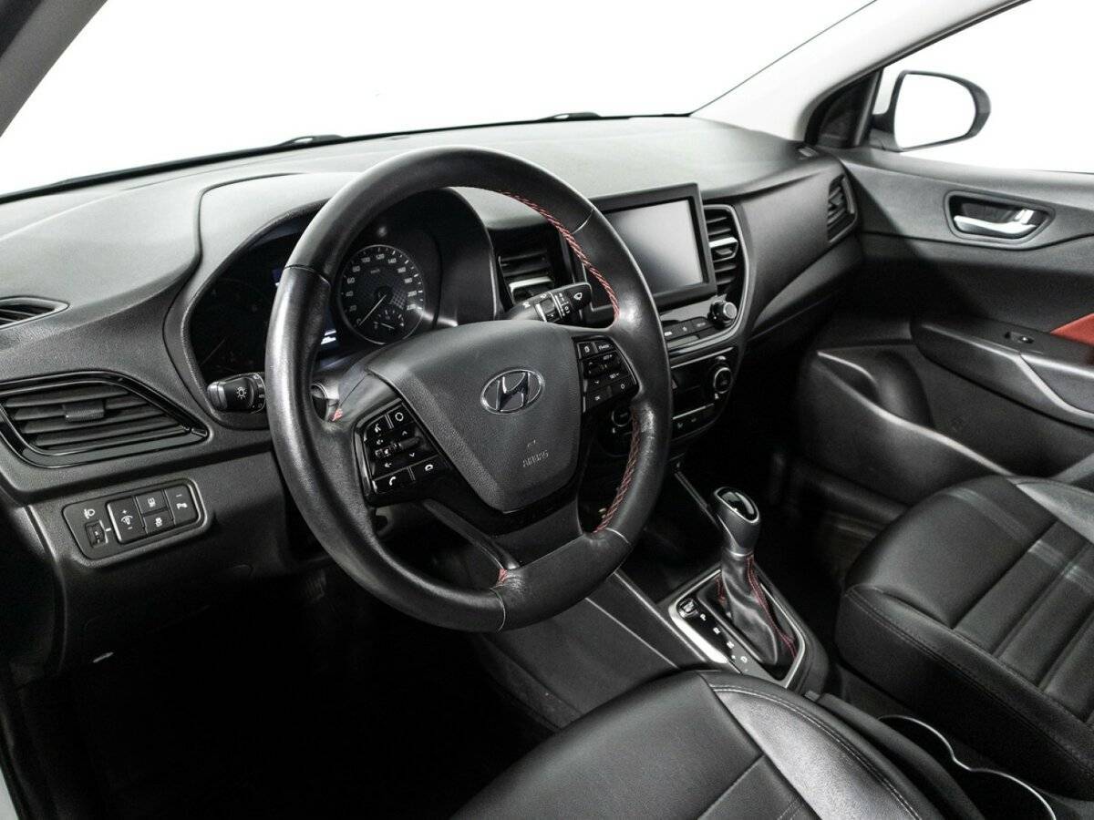 Купить Hyundai Solaris с пробегом. Фото: #10