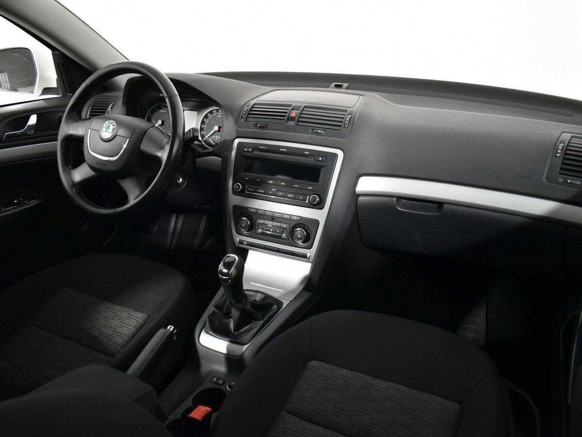 Купить Skoda Octavia с пробегом. Фото: #9