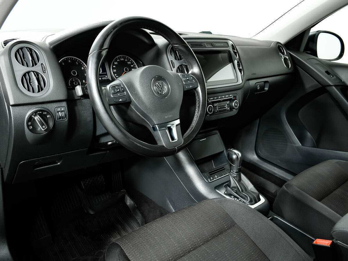 Купить Volkswagen Tiguan с пробегом. Фото: #12