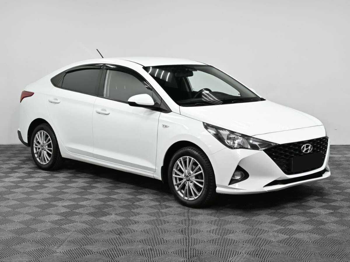 Купить Hyundai Solaris с пробегом. Фото: #2