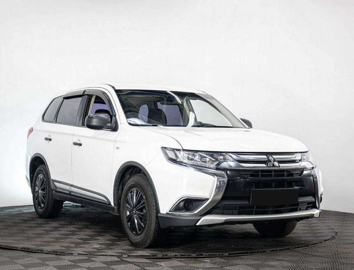 Купить Mitsubishi Outlander с пробегом. Фото: #2