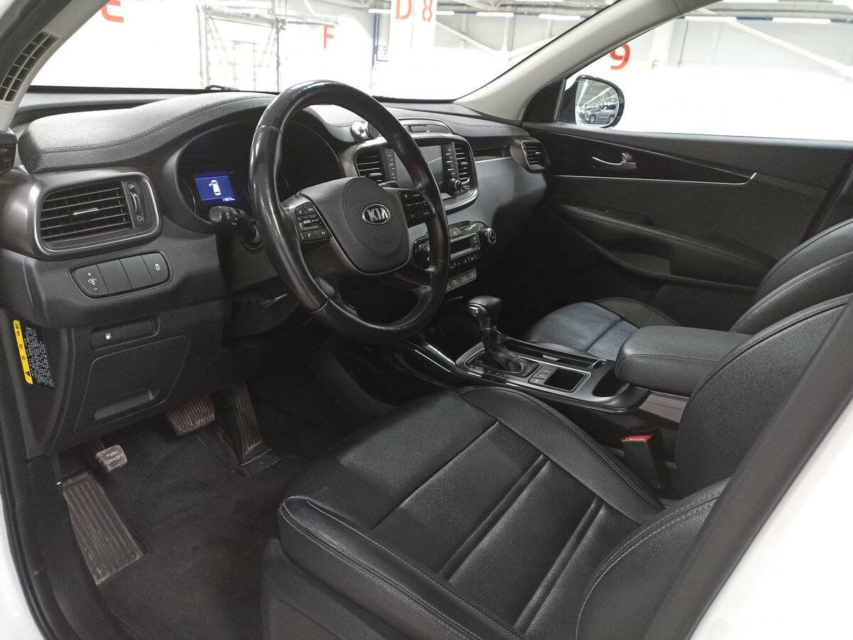 Купить Kia Sorento с пробегом. Фото: #15