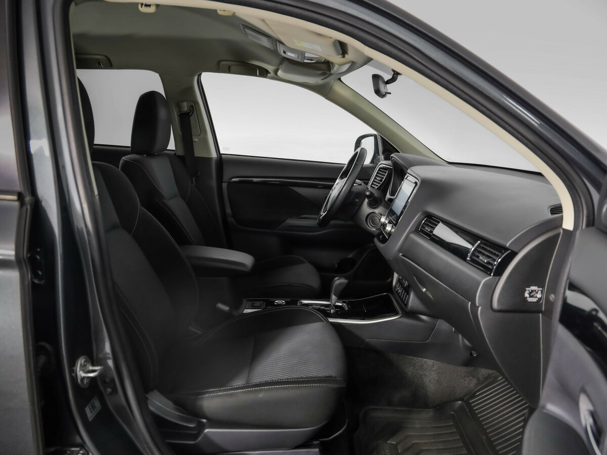 Купить Mitsubishi Outlander с пробегом. Фото: #24