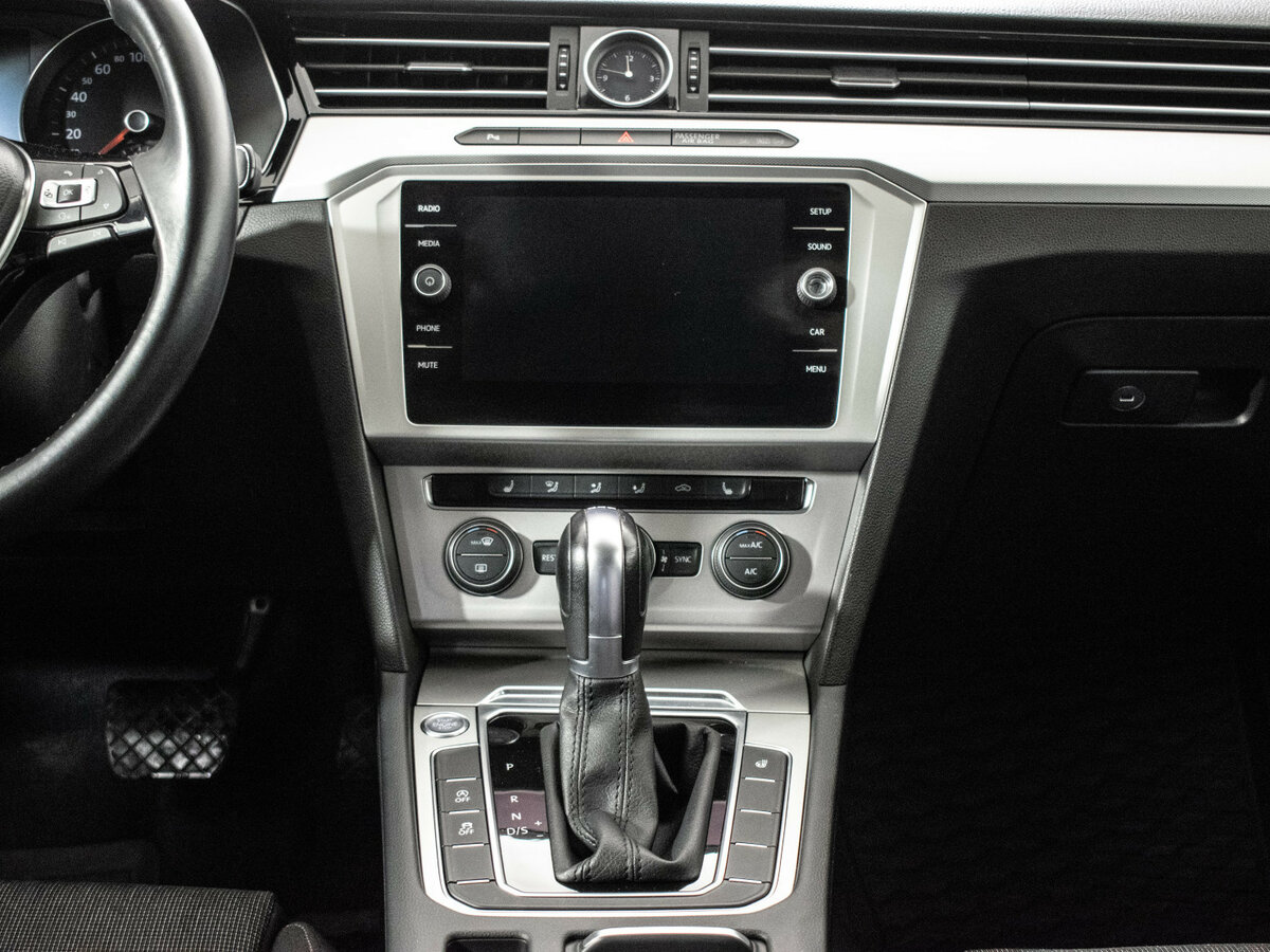 Купить Volkswagen Passat с пробегом. Фото: #11