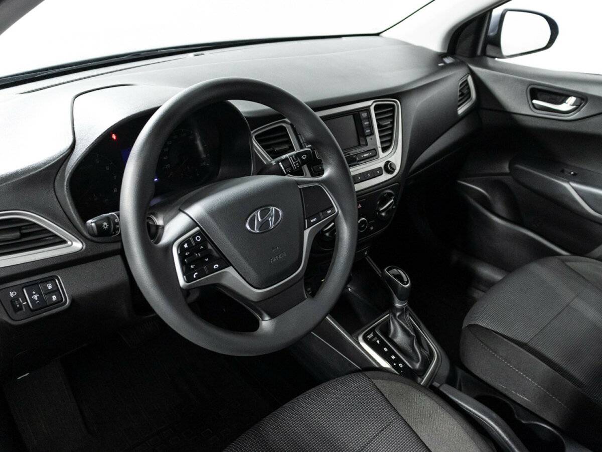 Купить Hyundai Solaris с пробегом. Фото: #10