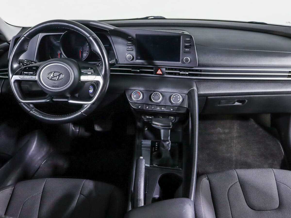 Купить Hyundai Elantra с пробегом. Фото: #11