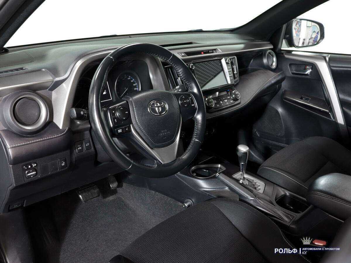 Купить Toyota RAV4 с пробегом. Фото: #11