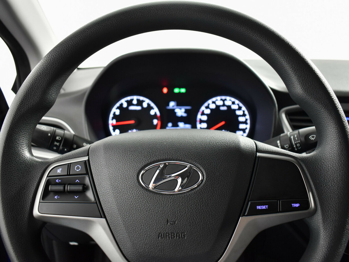 Купить Hyundai Solaris с пробегом. Фото: #13