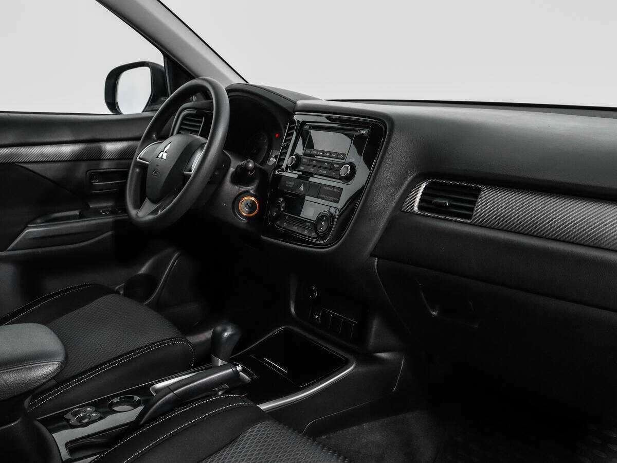 Купить Mitsubishi Outlander с пробегом. Фото: #10