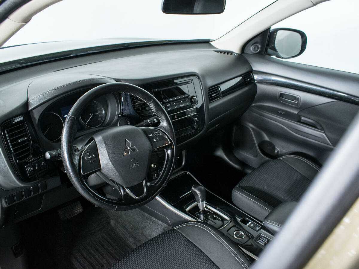 Купить Mitsubishi Outlander с пробегом. Фото: #12