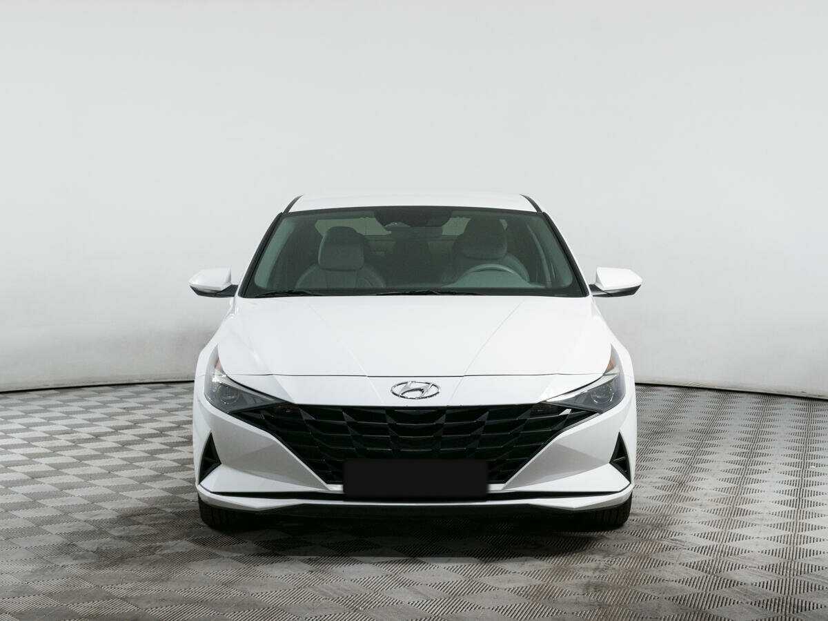 Купить Hyundai Elantra с пробегом. Посмотреть фото