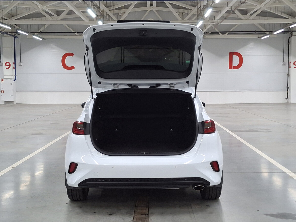 Купить Kia Ceed с пробегом. Фото: #9