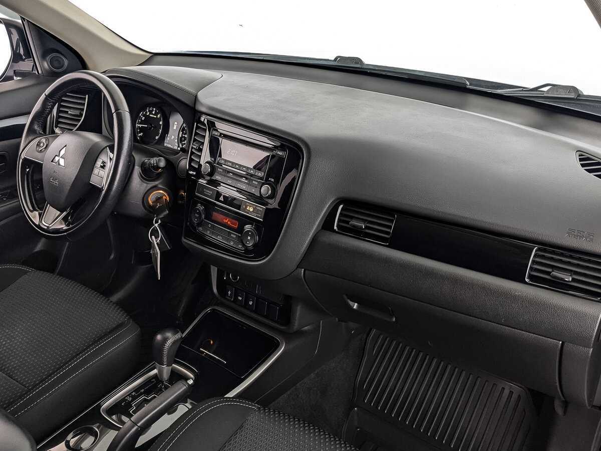 Купить Mitsubishi Outlander с пробегом. Фото: #12