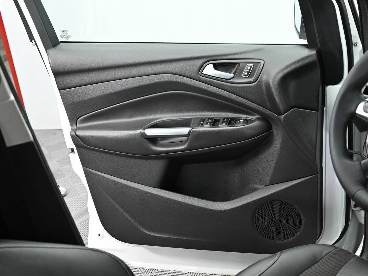 Купить Ford Kuga с пробегом. Фото: #6