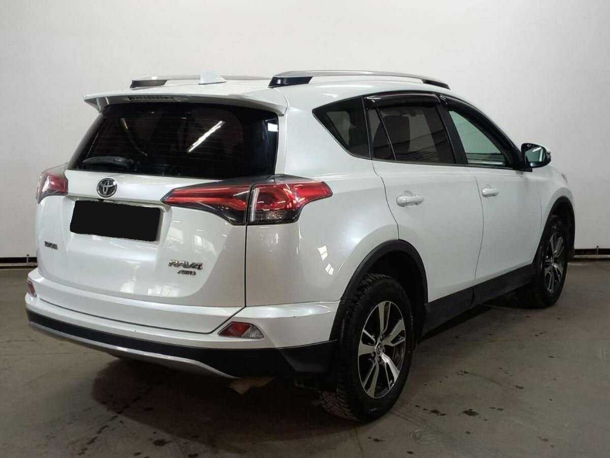 Купить Toyota RAV4 с пробегом. Фото: #4