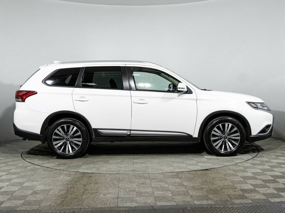 Купить Mitsubishi Outlander с пробегом. Фото: #3