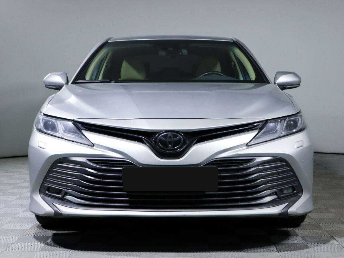 Купить Toyota Camry с пробегом. Фото: #1
