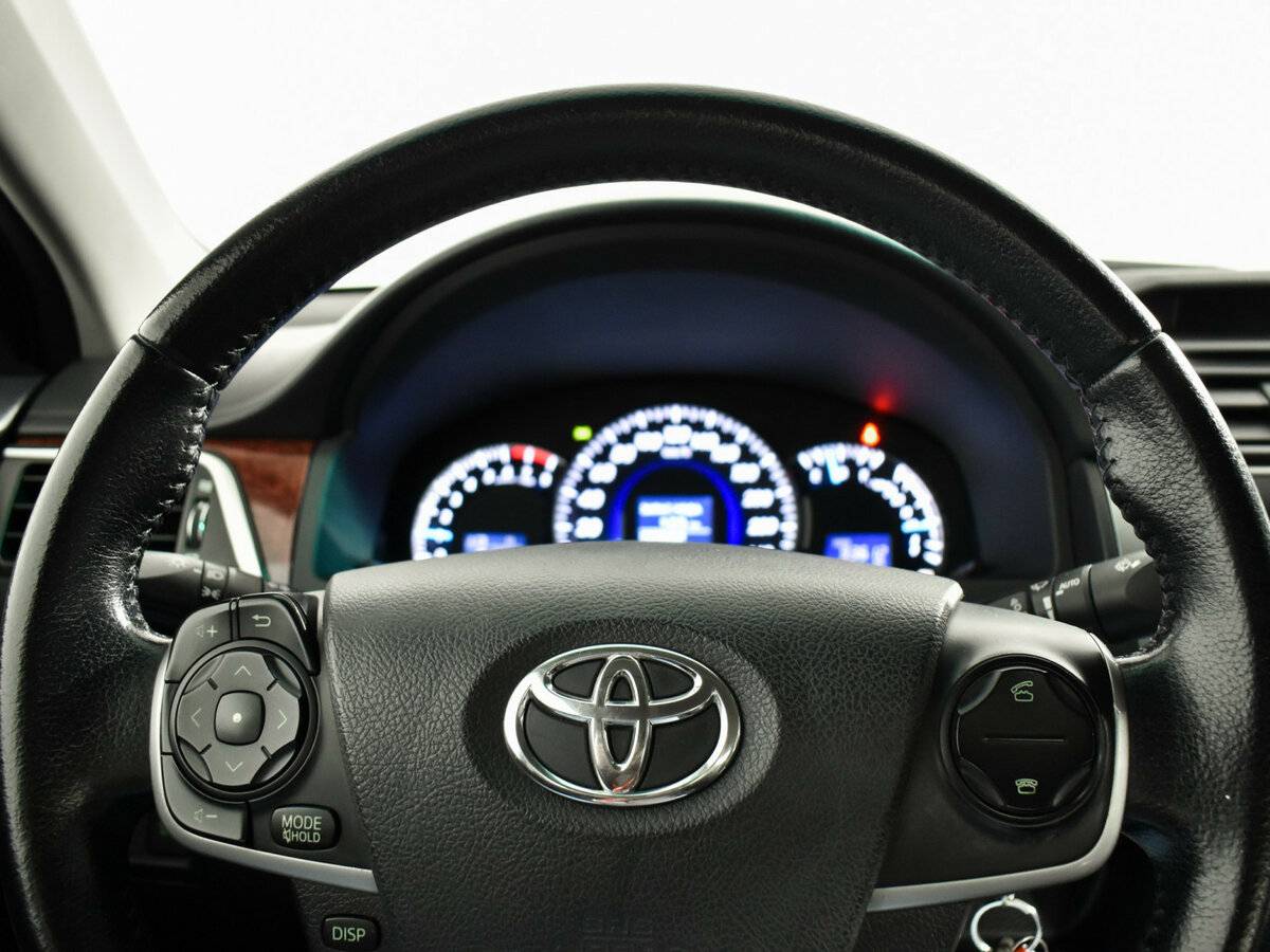 Купить Toyota Camry с пробегом. Фото: #11