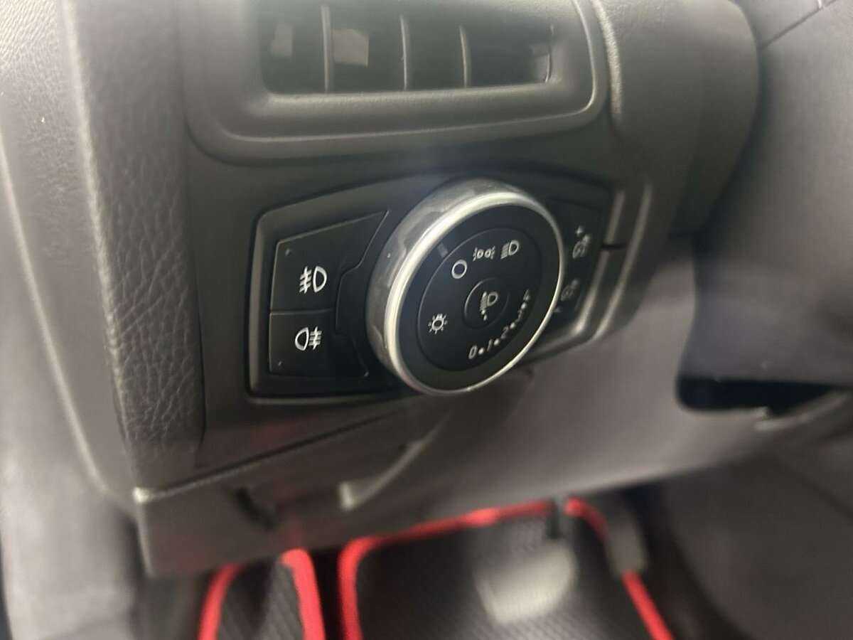 Купить Ford Focus с пробегом. Фото: #8