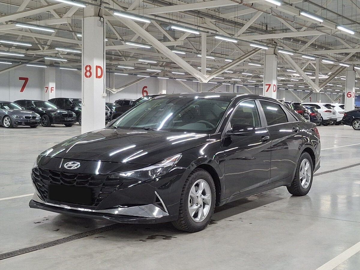 Купить Hyundai Elantra с пробегом. Посмотреть фото