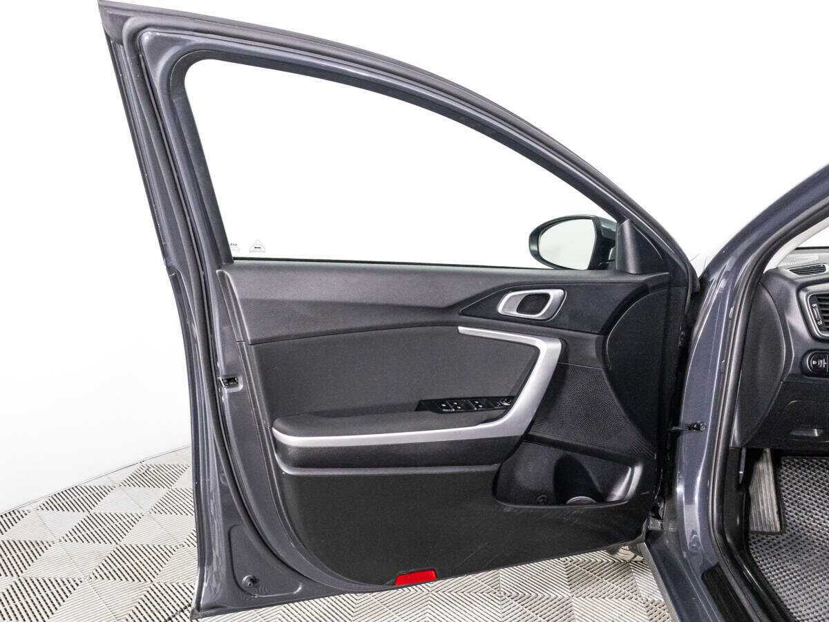 Купить Kia Ceed с пробегом. Фото: #23