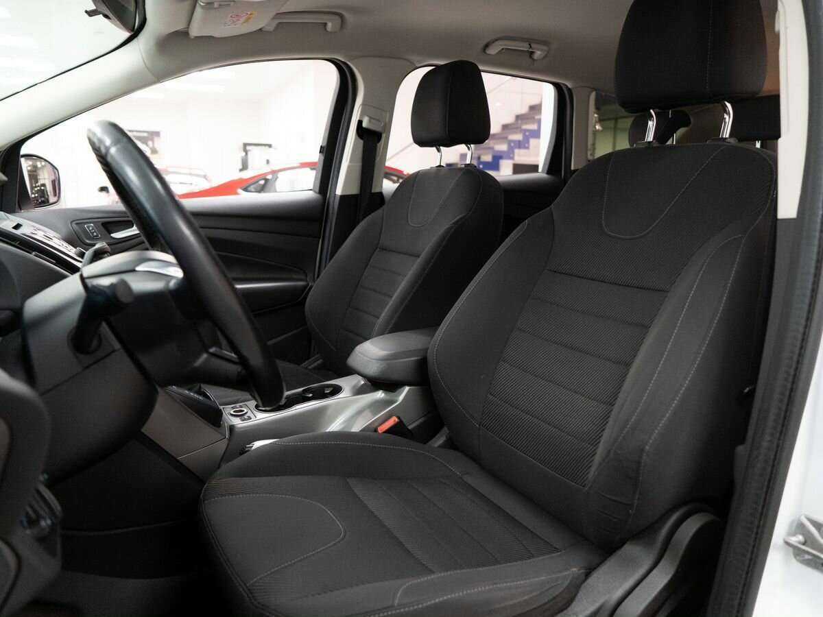 Купить Ford Kuga с пробегом. Фото: #5