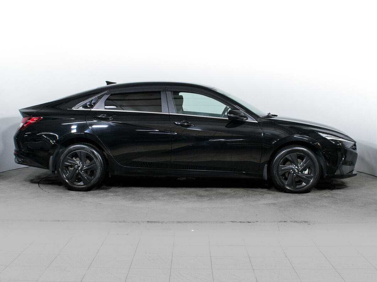 Купить Hyundai Elantra с пробегом. Фото: #3