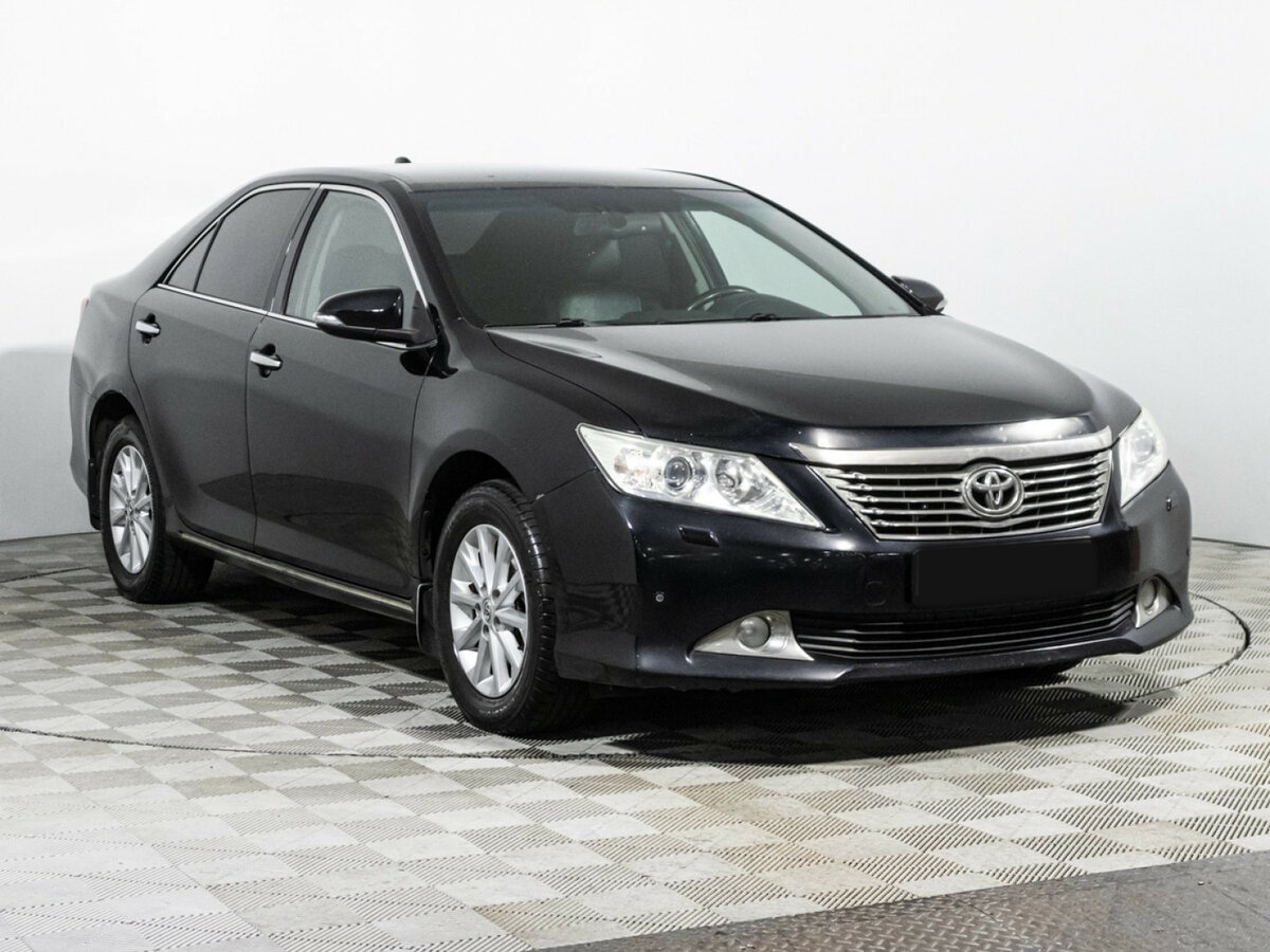 Купить Toyota Camry с пробегом. Фото: #2
