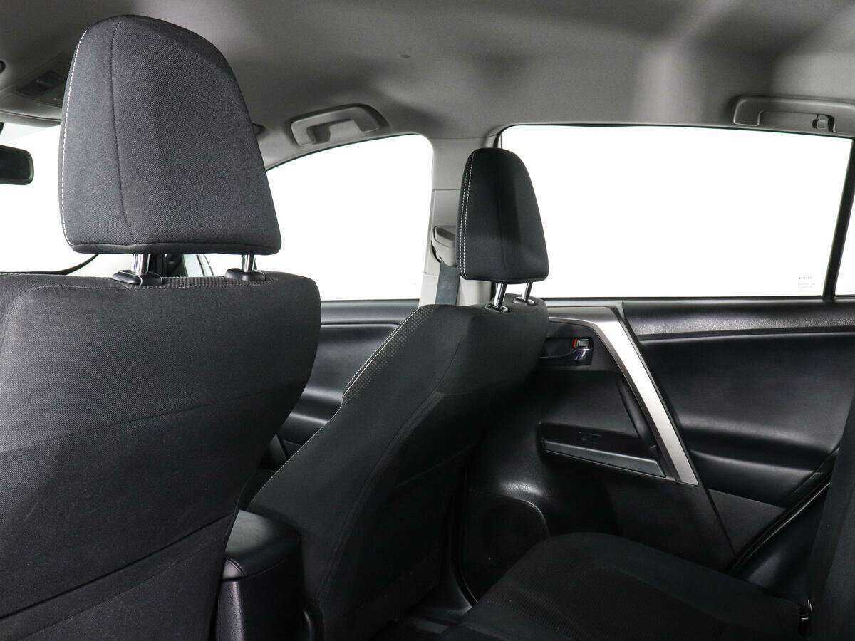 Купить Toyota RAV4 с пробегом. Фото: #11