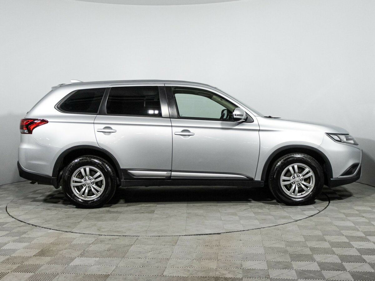 Купить Mitsubishi Outlander с пробегом. Фото: #3