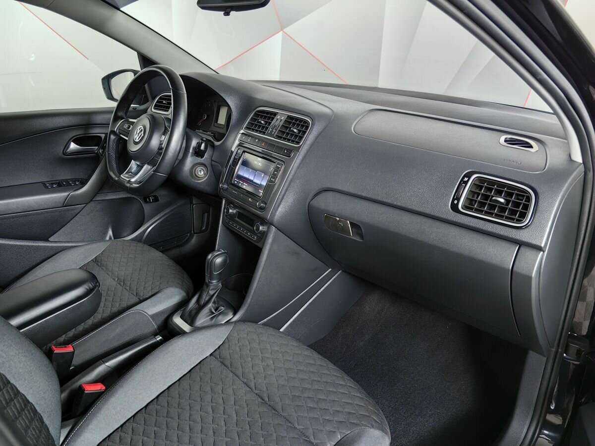 Купить Volkswagen Polo с пробегом. Фото: #8
