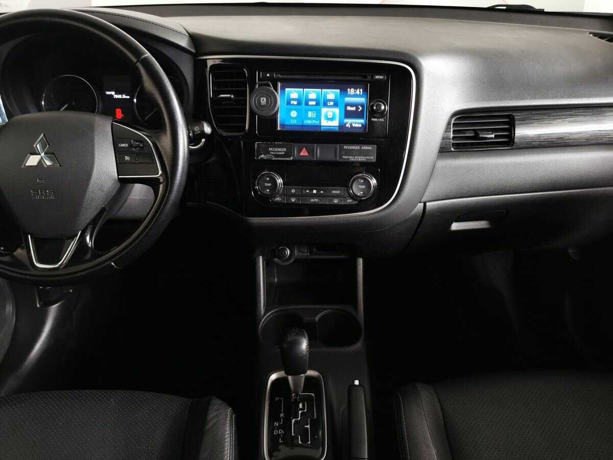 Купить Mitsubishi Outlander с пробегом. Фото: #10