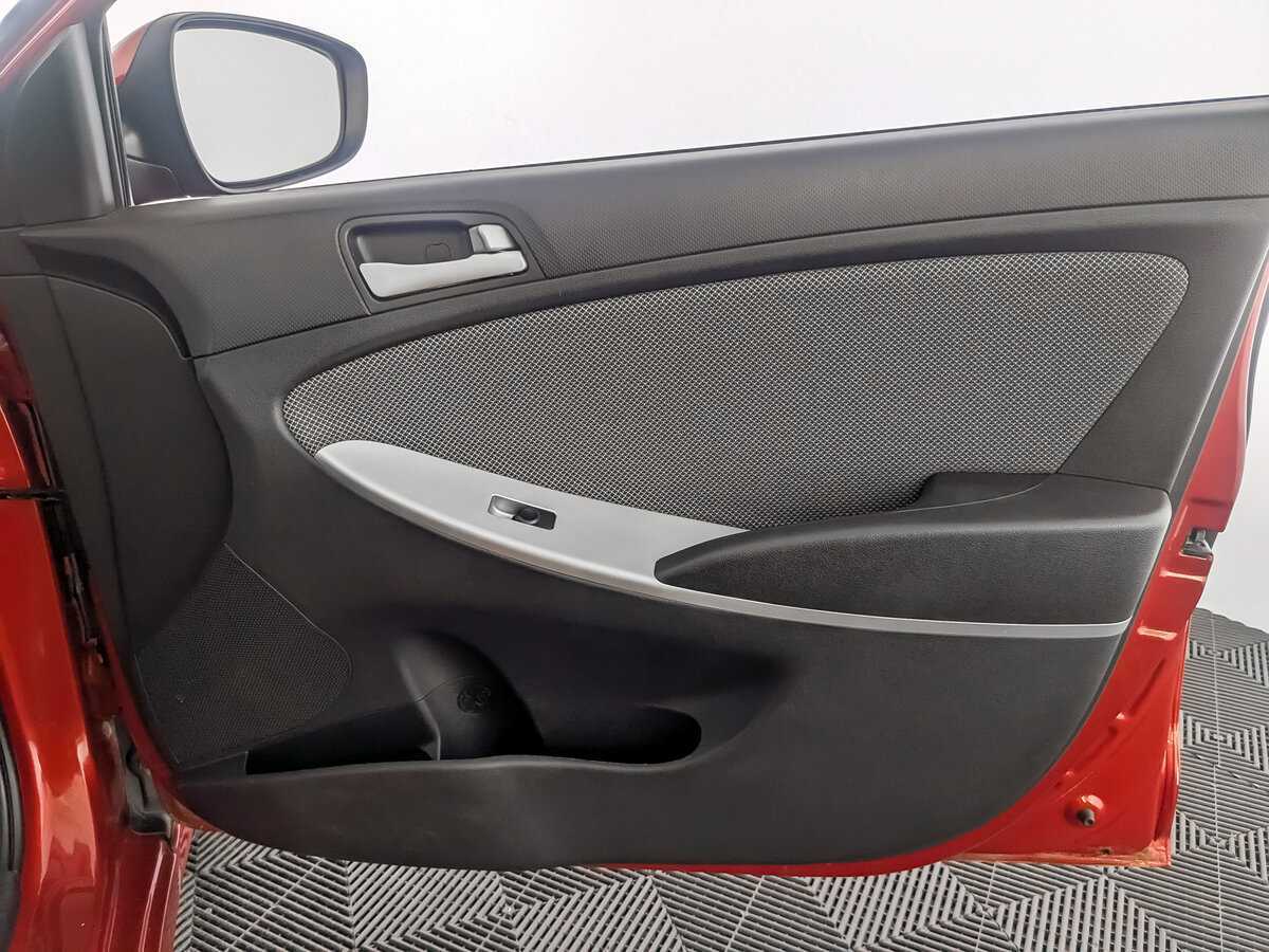 Купить Hyundai Solaris с пробегом. Фото: #19