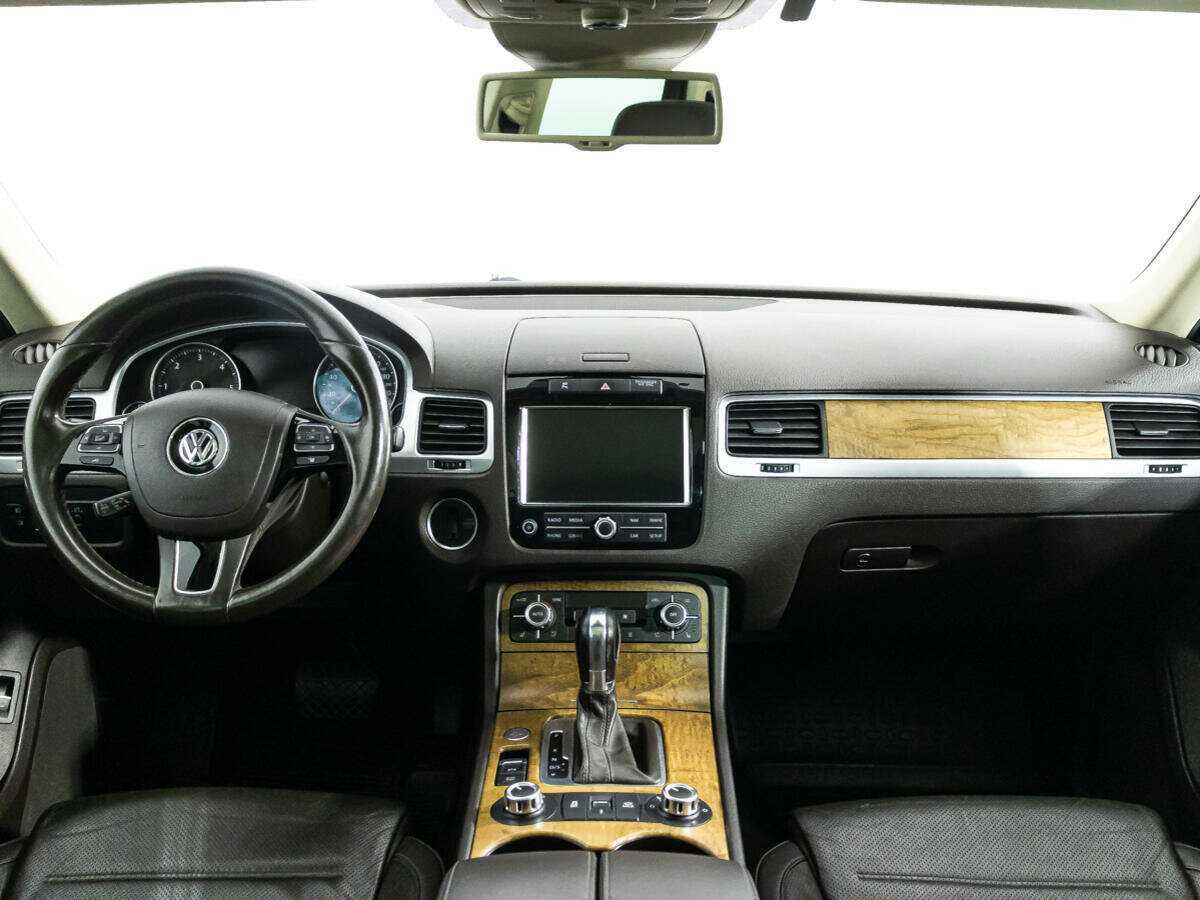 Купить Volkswagen Touareg с пробегом. Фото: #10