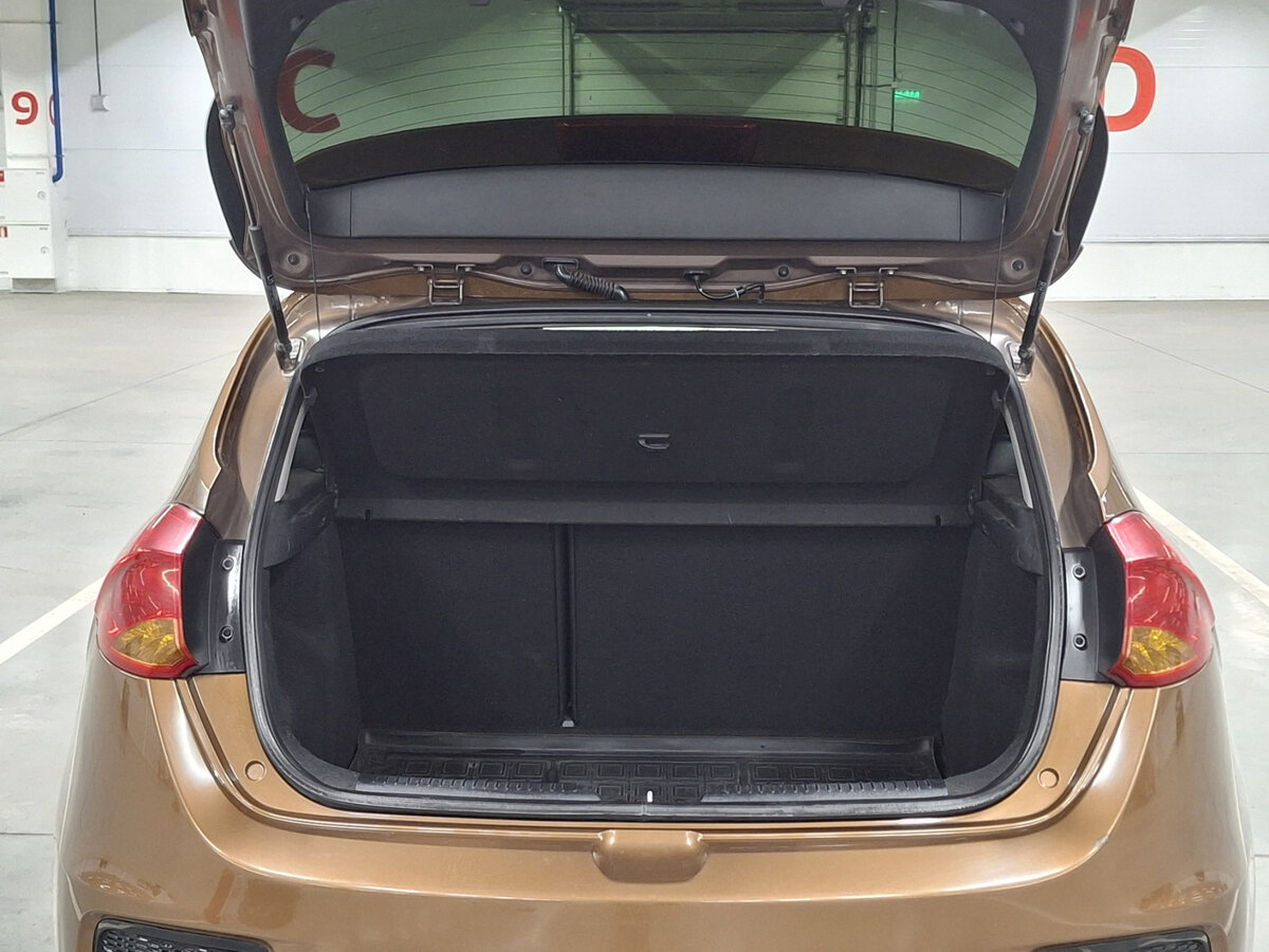 Купить Kia Ceed с пробегом. Фото: #9