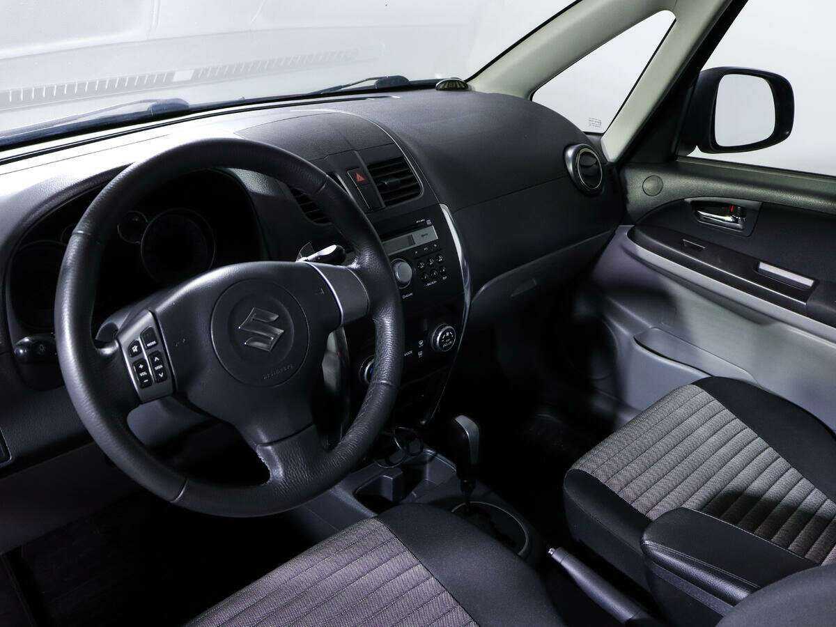 Купить Suzuki SX4 с пробегом. Фото: #11