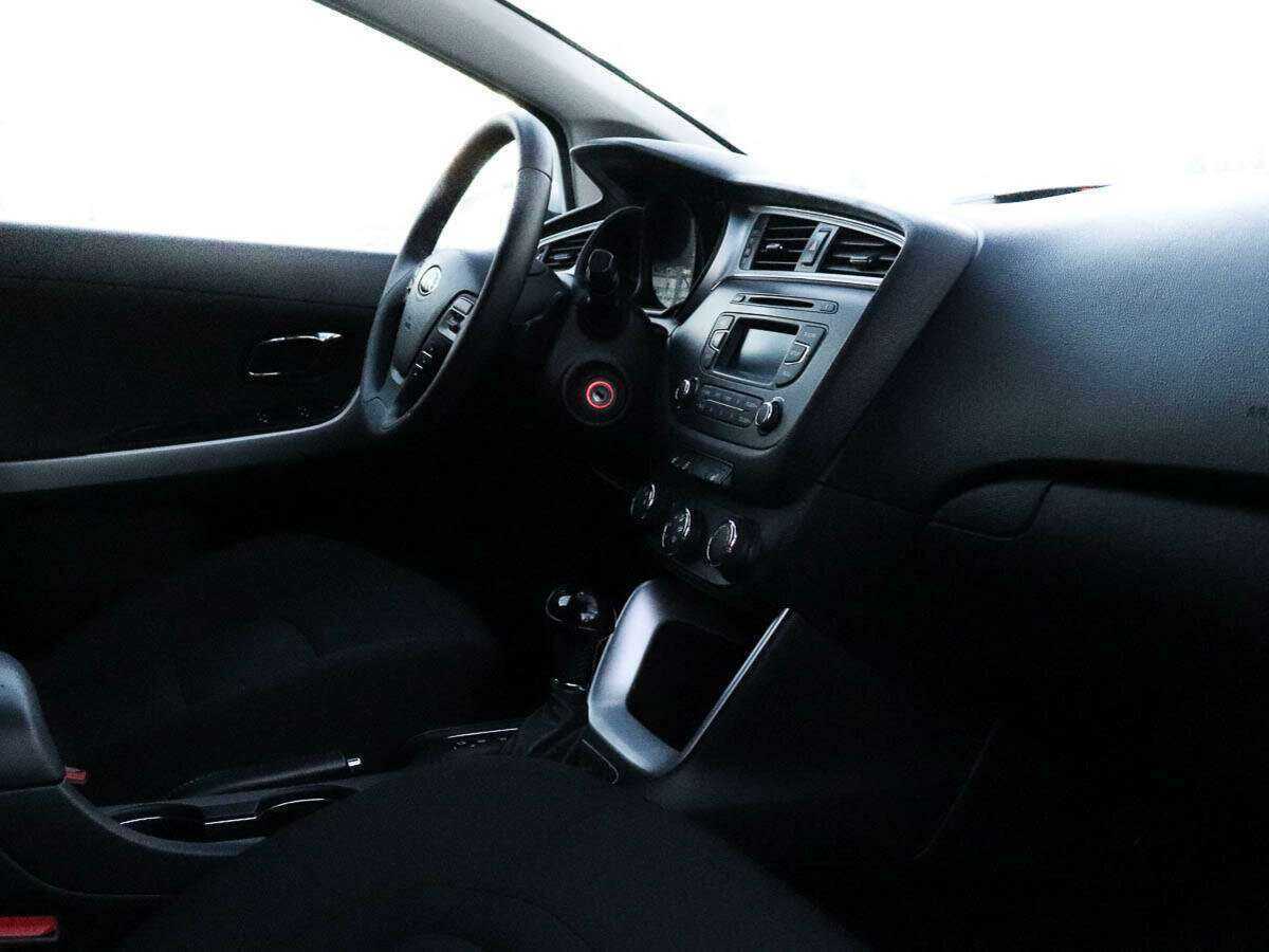 Купить Kia Ceed с пробегом. Фото: #6