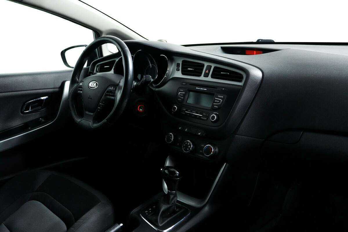 Купить Kia Ceed с пробегом. Фото: #8
