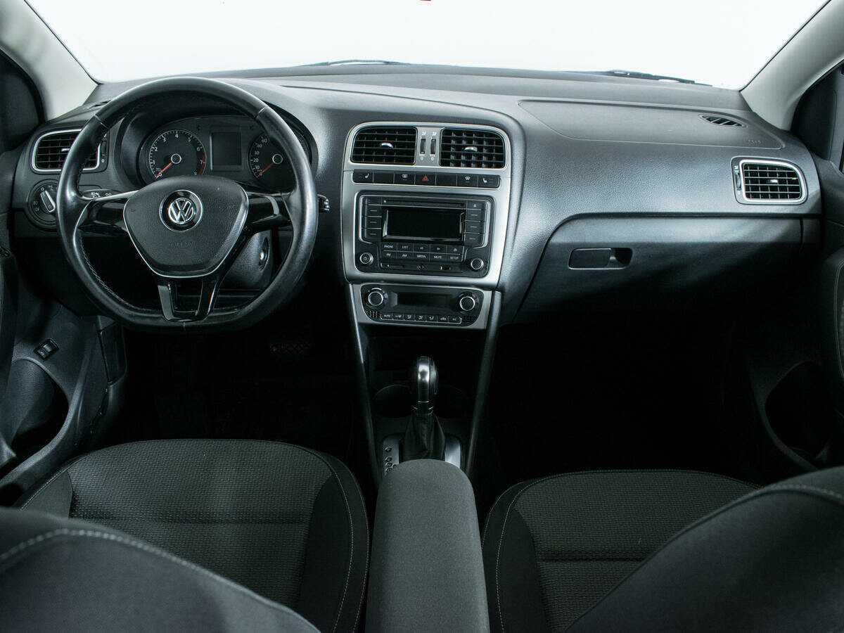 Купить Volkswagen Polo с пробегом. Фото: #11
