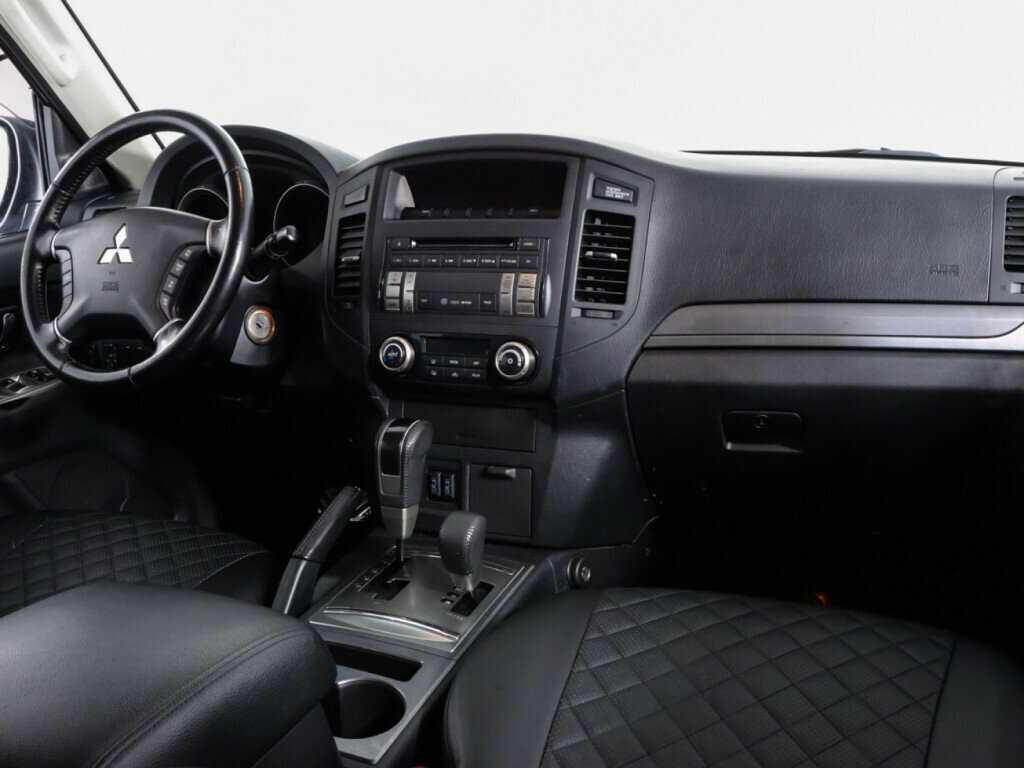 Купить Mitsubishi Pajero с пробегом. Фото: #12
