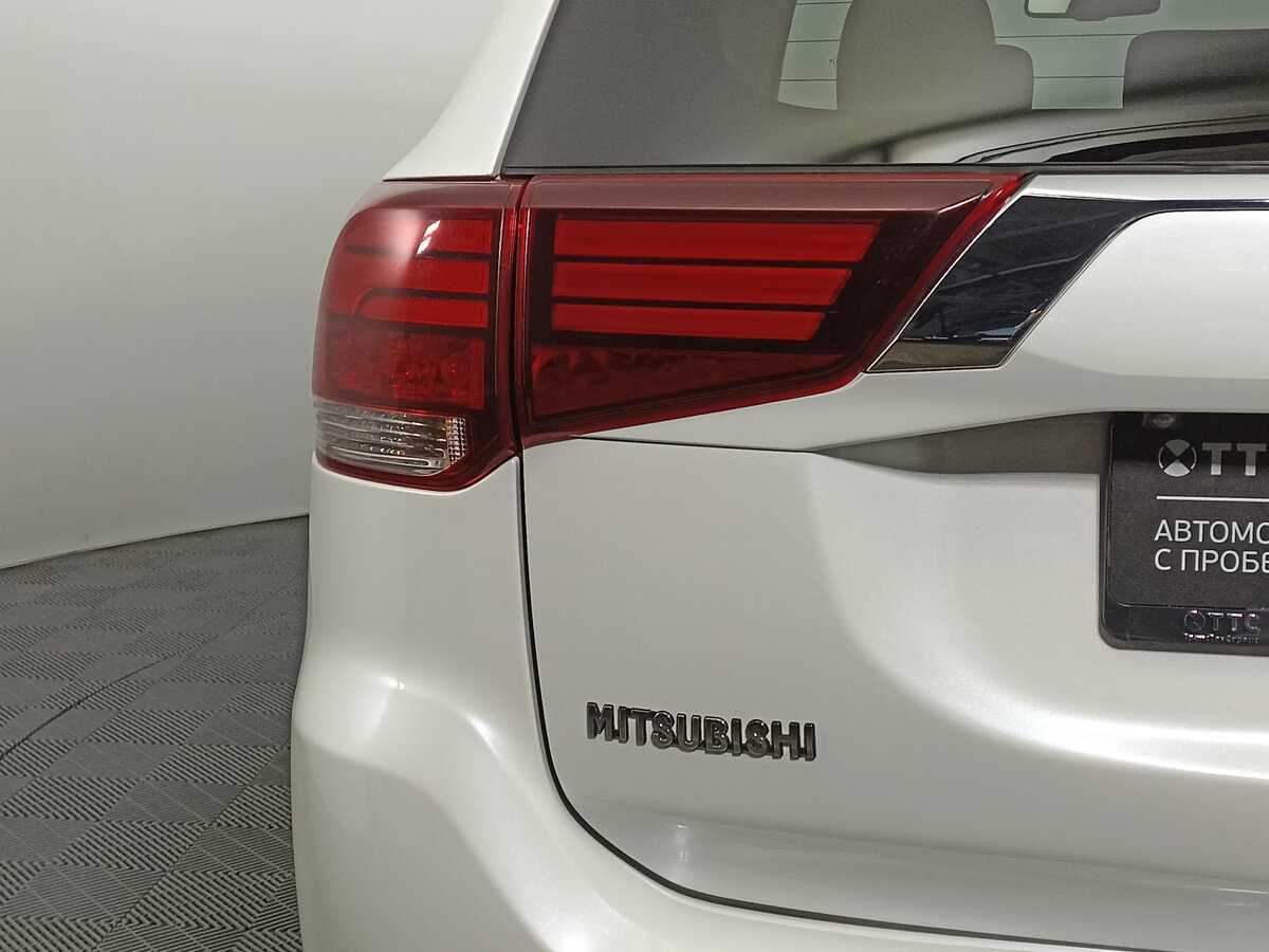 Купить Mitsubishi Outlander с пробегом. Фото: #6