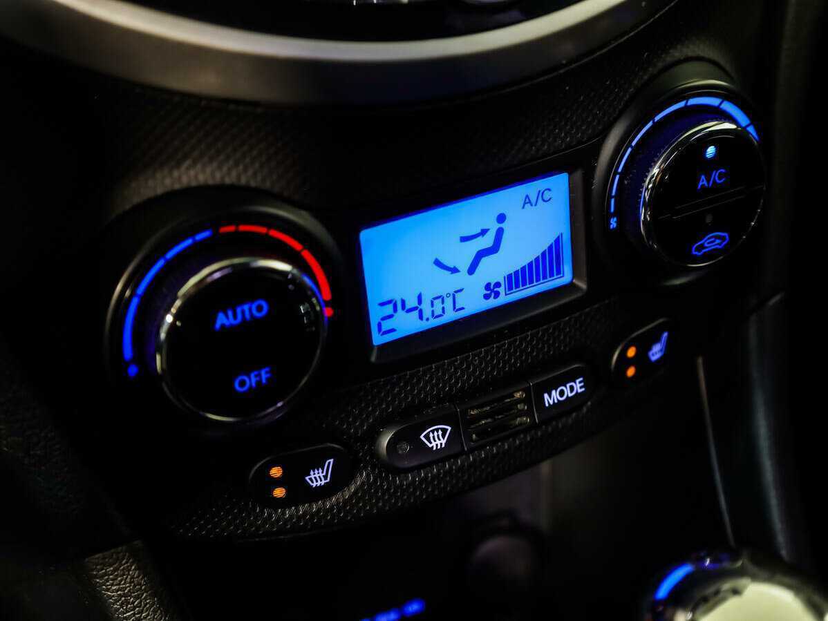 Купить Hyundai Solaris с пробегом. Фото: #13