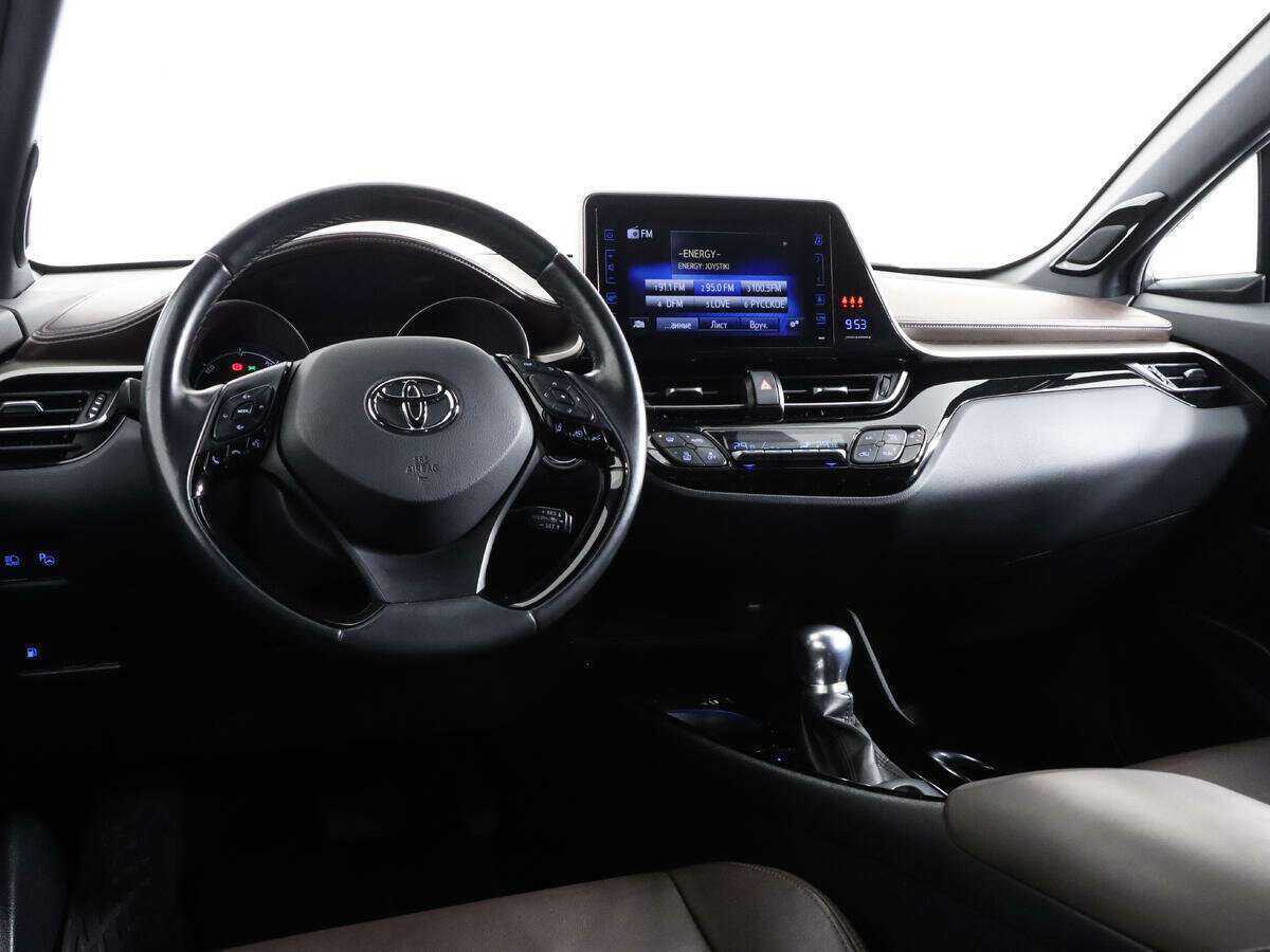 Купить Toyota C-HR с пробегом. Фото: #11