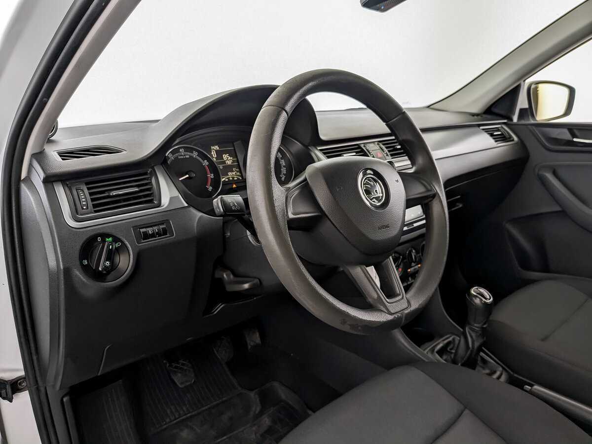 Купить Skoda Rapid с пробегом. Фото: #15
