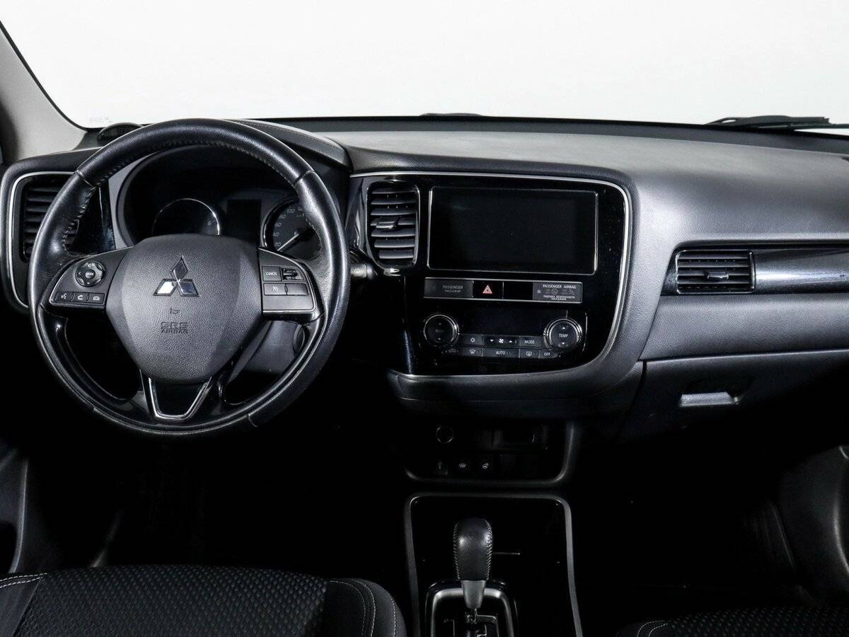 Купить Mitsubishi Outlander с пробегом. Фото: #11