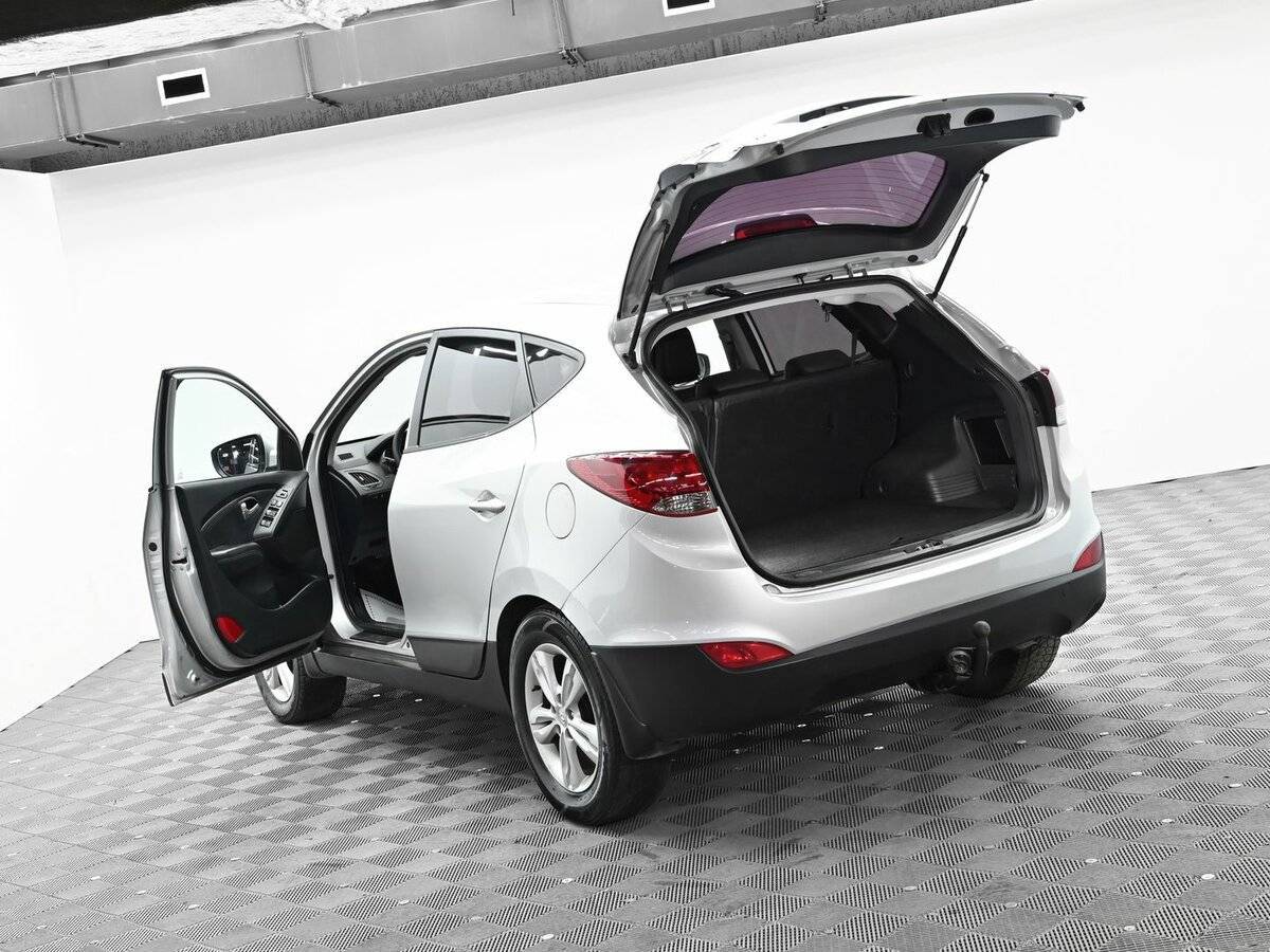 Купить Hyundai ix35 с пробегом. Фото: #4