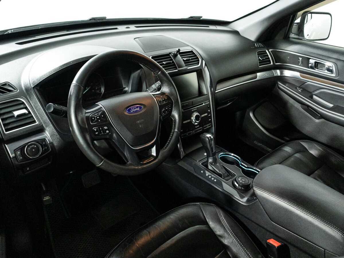Купить Ford Explorer с пробегом. Фото: #10